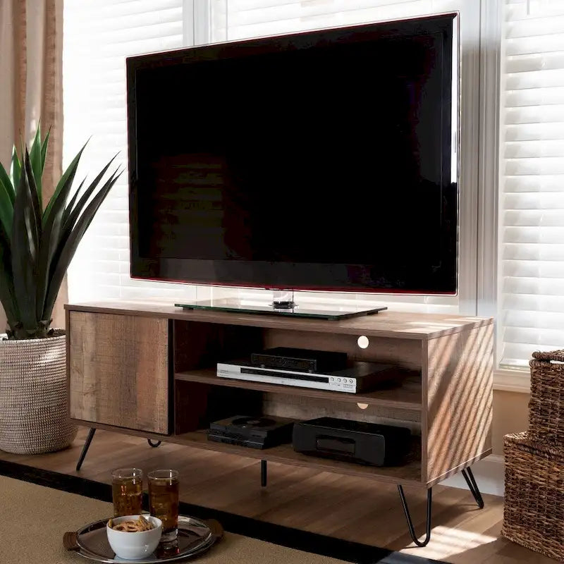 Mobile TV a 1 anta Iver moderno e contemporaneo