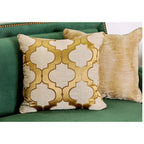 Divano a due posti Yaur in tessuto verde di transizione con borchie di Furniture of America