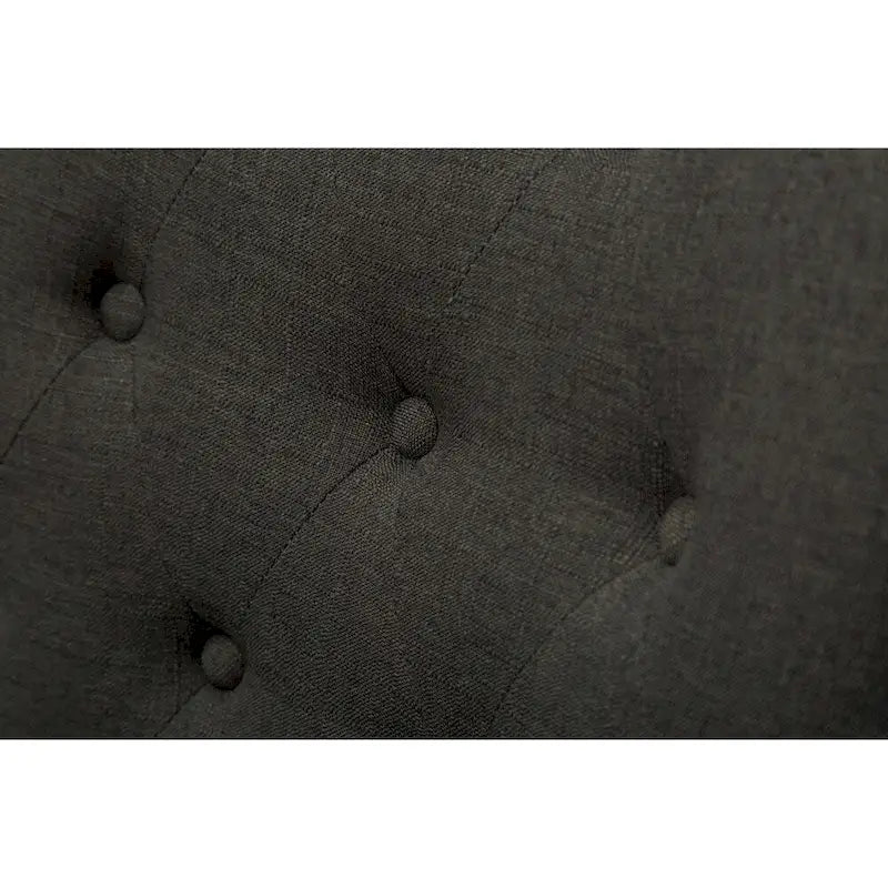 Sedie con schienale ad ala imbottite con borchie argentate in legno massello Roundhill Furniture (Set di 2)