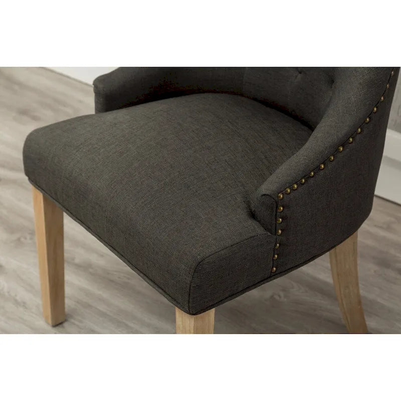 Sedie con schienale ad ala imbottite con borchie argentate in legno massello Roundhill Furniture (Set di 2)