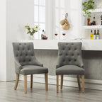 Sedie con schienale ad ala imbottite con borchie argentate in legno massello Roundhill Furniture (Set di 2)