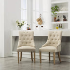 Sedie con schienale ad ala imbottite con borchie argentate in legno massello Roundhill Furniture (Set di 2)