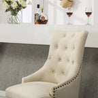 Sedie con schienale ad ala imbottite con borchie argentate in legno massello Roundhill Furniture (Set di 2)