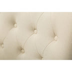 Sedie con schienale ad ala imbottite con borchie argentate in legno massello Roundhill Furniture (Set di 2)