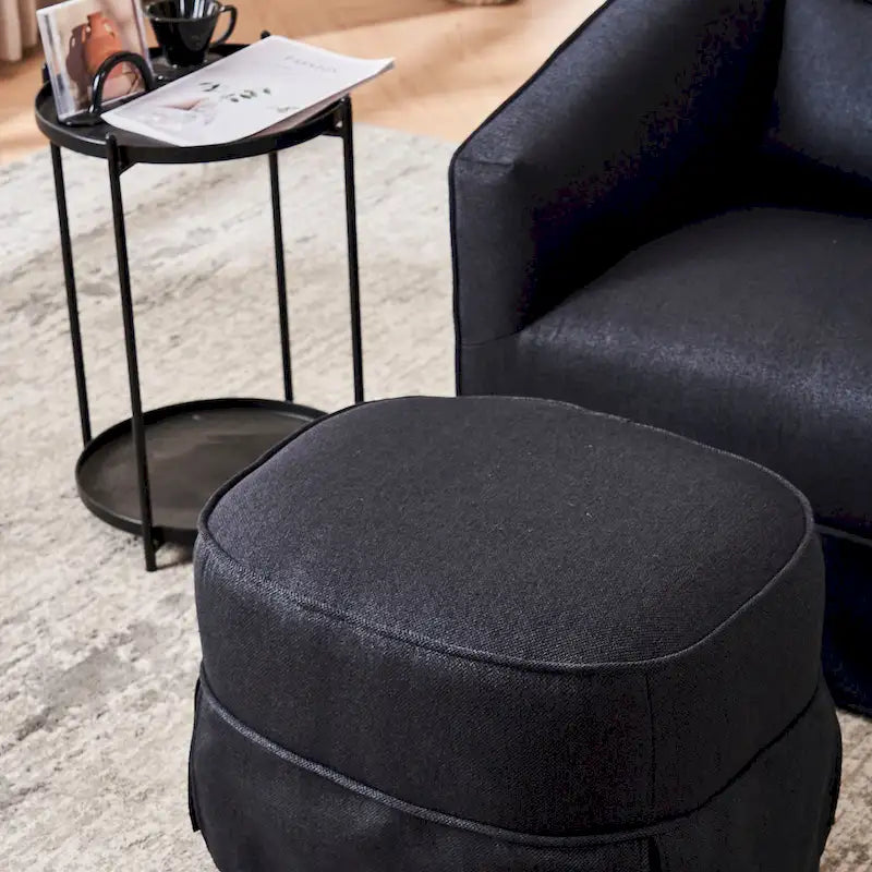 Poltrona girevole a barilotto con pouf