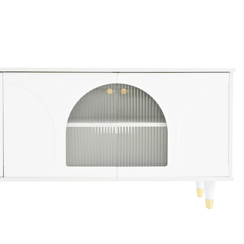 Elegante mobile multimediale con maniglie dorate e ante in vetro scanalato ad arco